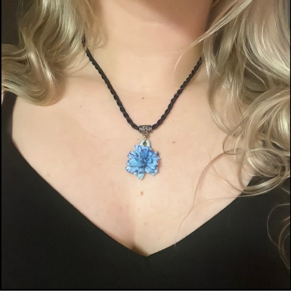 Hand Sculpted Italian 18” Floral Pendant Necklace (One of a Kind) - Picture 6 of 7